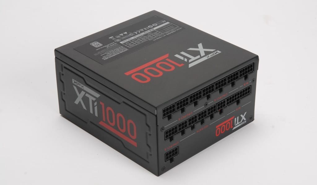 XFX presenta la fuente XTi-1000W 80 Plus Titanium