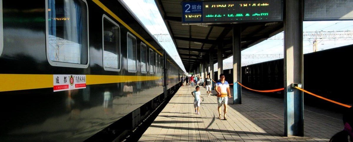 China prohíbe a las personas con bajo "crédito social" usar aviones y trenes