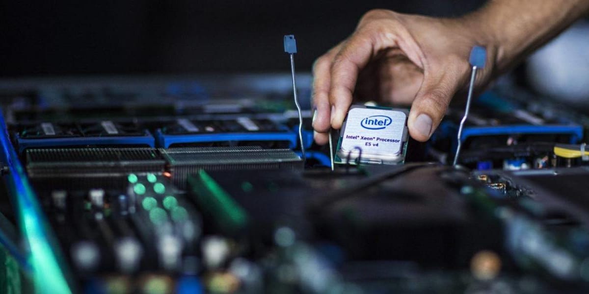 Intel responde a las quejas sobre prohibición de realizar Benchmarks sobre el Microcódigo