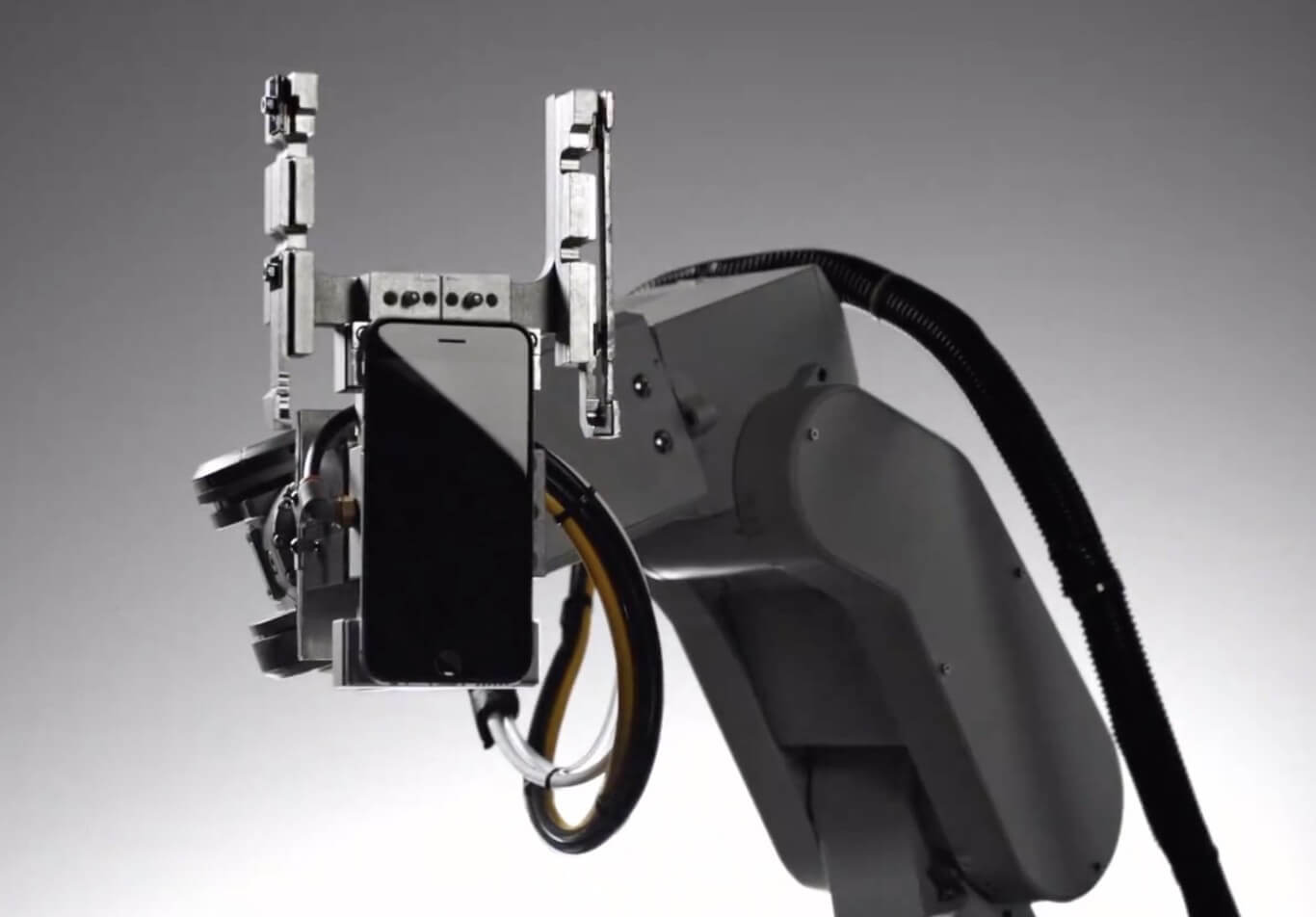 El impresionante robot de reciclaje de 29 brazos es la innovación que nadie esperaba de Apple