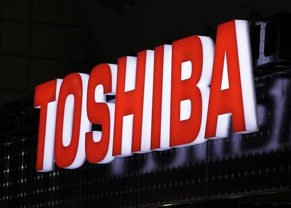 Toshiba concluye la venta del negocio de chips de memoria al consorcio Bain Capital