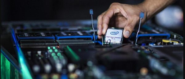 Intel responde a las quejas sobre prohibición de realizar Benchmarks sobre el Microcódigo