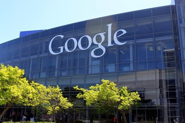 Google aumenta el espionaje hacia los usuarios con un cambio en sus términos de uso