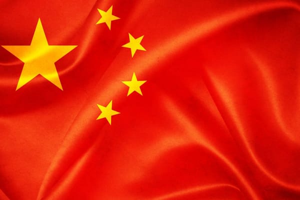 Cuatro aplicaciones populares de noticias suspendidas en China