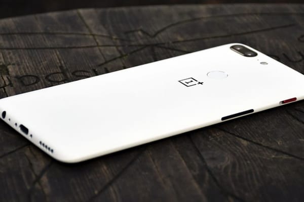 OnePlus cambia del dominio net al com y arregla los links de las betas