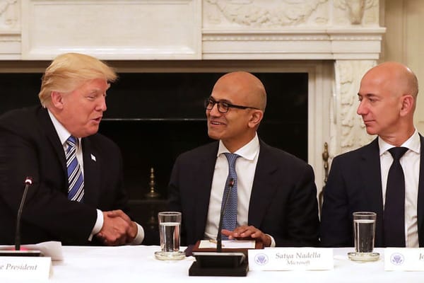 Los empleados de Microsoft están descontentos por la colaboración con ICE
