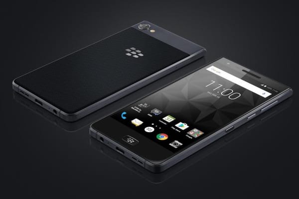 Facebook demanda a BlackBerry por infracción de patentes