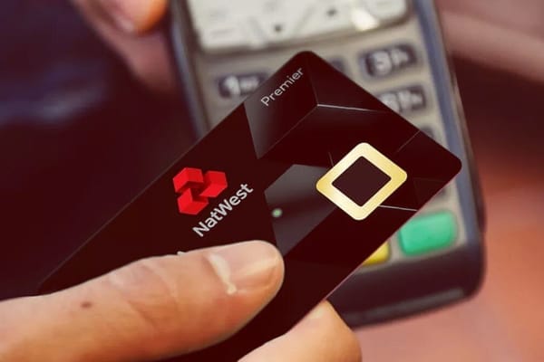 En Reino Unido lanzarán tarjetas de débito con escáner de huellas incorporado